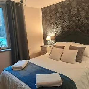 Couette-café Les Roches Restaurant&chambre D'hotes, Servant