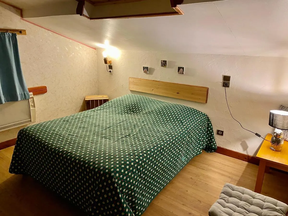 Auberge Du Poncellamont Areches 2*,
