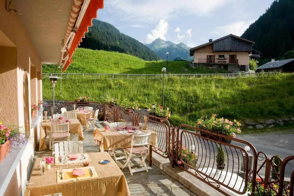 Auberge Du Poncellamont Areches Hotel
