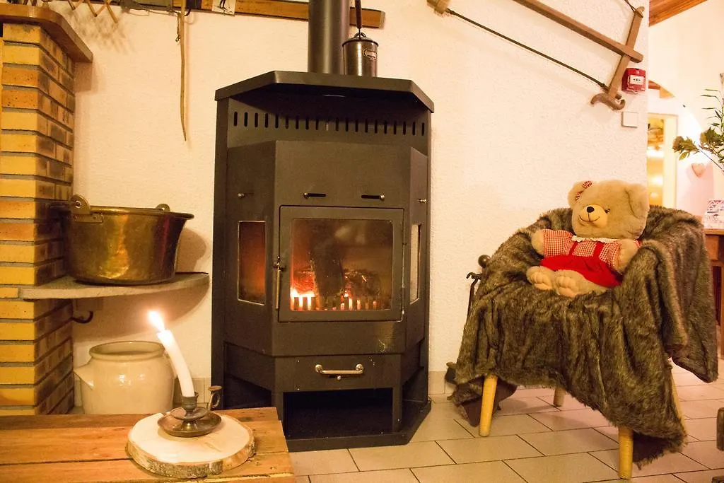Auberge Du Poncellamont Areches 2*,