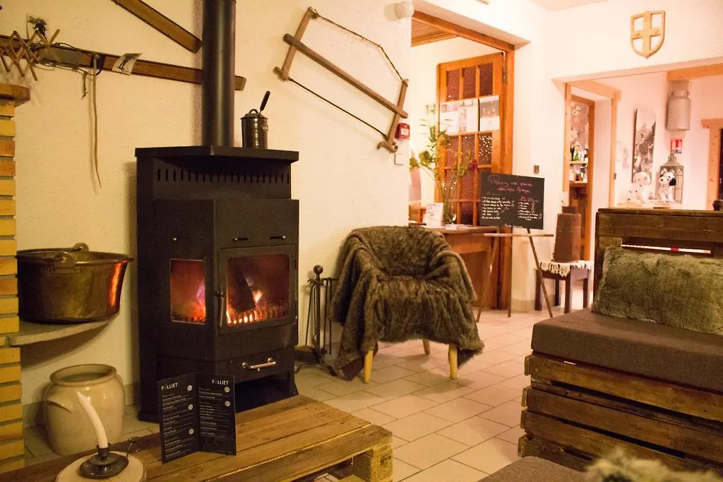 Auberge Du Poncellamont Areches 2*,  France