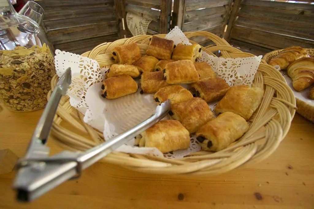 Auberge Du Poncellamont Areches 2*,